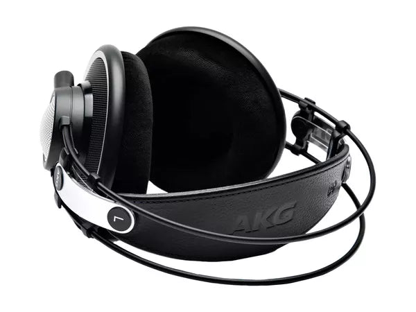 AKG K702