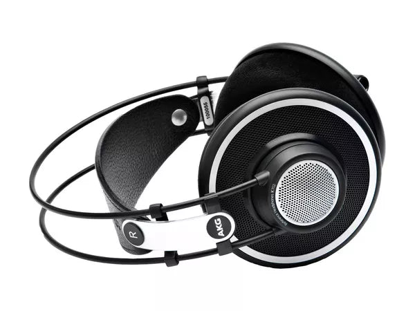 AKG K702